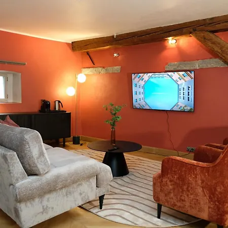 The Three Sisters Отель