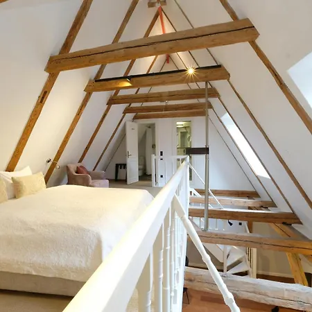 Otel The Three Sisters