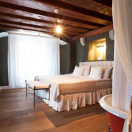 The Three Sisters 4* Tallinn
