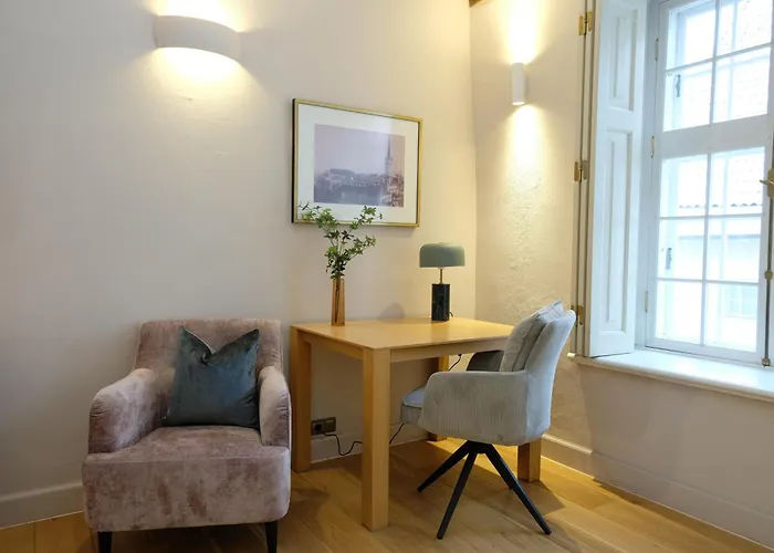 מלון The Three Sisters 4*