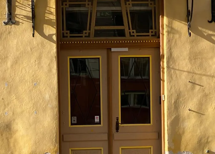 מלון The Three Sisters 4*