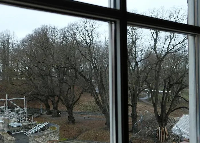 The Three Sisters טאלין