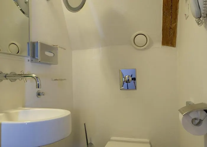 The Three Sisters טאלין