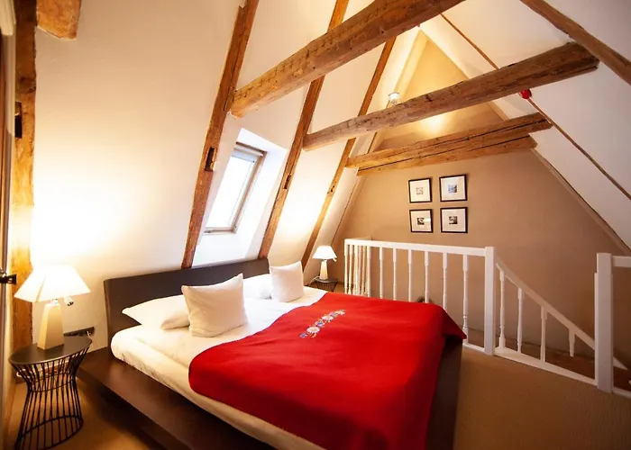 The Three Sisters מלון טאלין