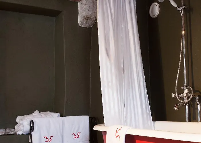 מלון The Three Sisters