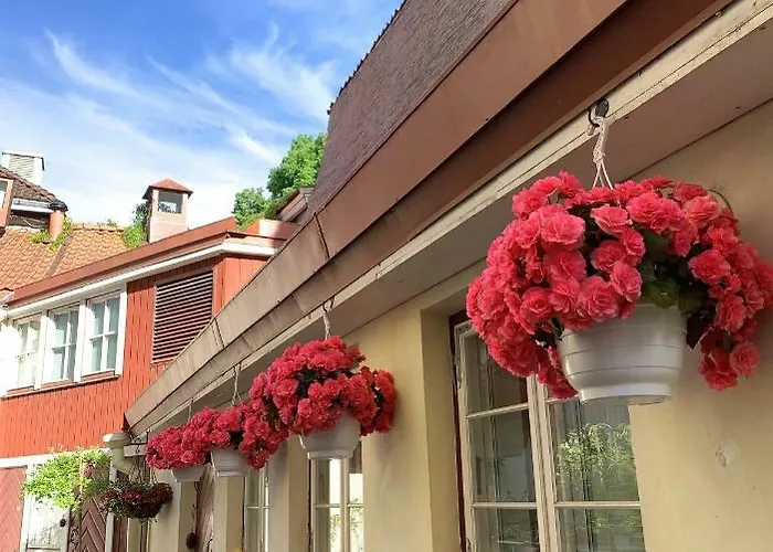 מלון The Three Sisters 4*