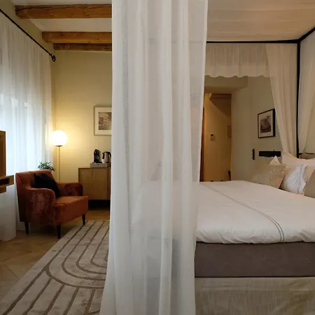 The Three Sisters Hotel Tallin