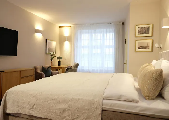 The Three Sisters 4* Tallinn